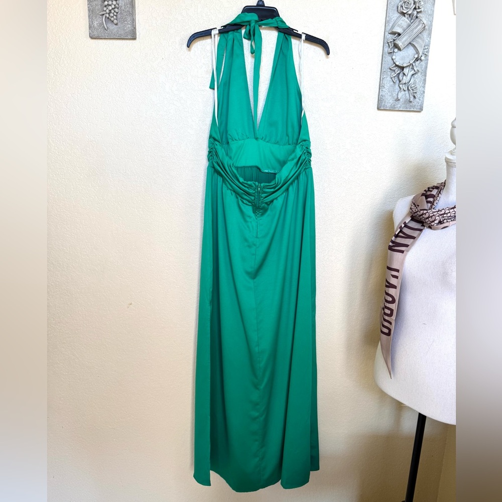 Chic Green Halter Maxi Dress - Picture 4 of 10